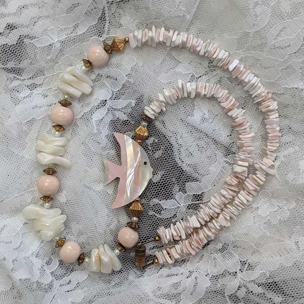 VTG angel fish pink & white puka shell necklace